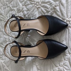 Unisa pointed toe black heels